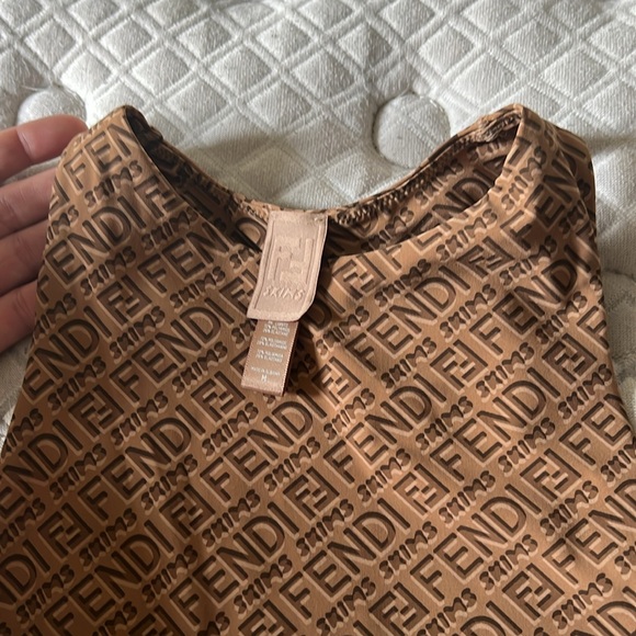Skimsxfendi  bodysuit logo hard to find! - Picture 8 of 8